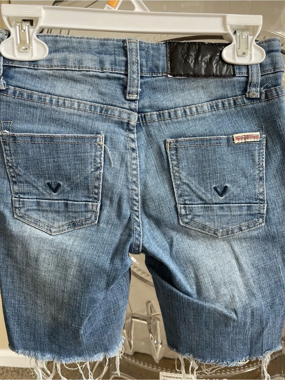 Hudson Kids Denim Cutoff Shorts Size 5 Medium Wash Raw Hem Premium Designer - Picture 2 of 7